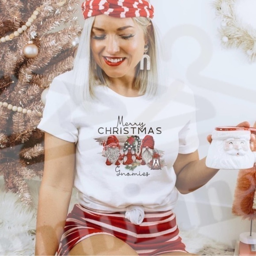 Merry Christmas‎ gnomes T-shirt unisex sizing